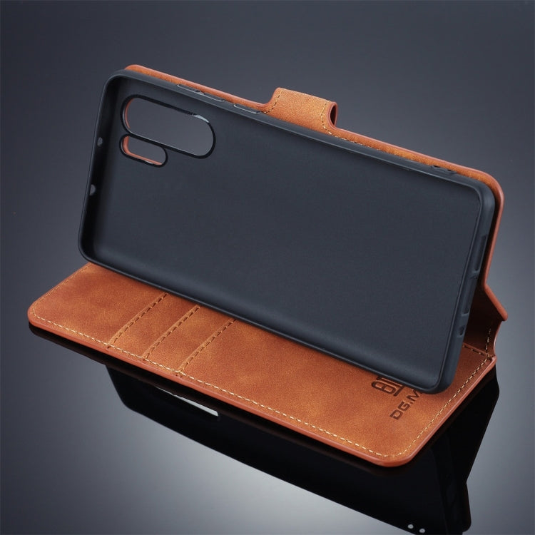 DG.MING Retro Oil Side Horizontal Flip Protective Case for Huawei P30 Pro, with Holder & Card Slots & Wallet, Huawei P30 Pro