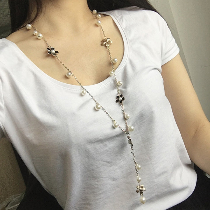 Pearl Five-petal Flower Long Necklace Female tassel Long Sweater Chain, Black, White