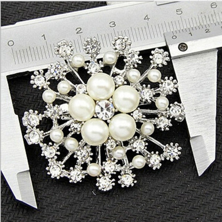 Women Large Snowflake Imitation Pearls Rhinestones Crystal  Brooch Pin Jewelry, White, Gold