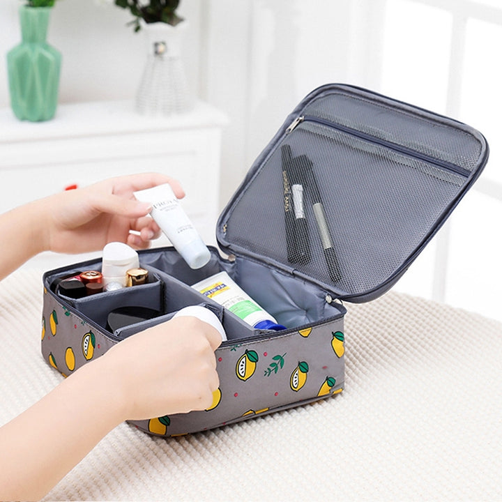 Large Capacity Portable Lady Waterproof Padded Travel Cosmetic Bag Beautician Storage Bags Women Makeup Bag