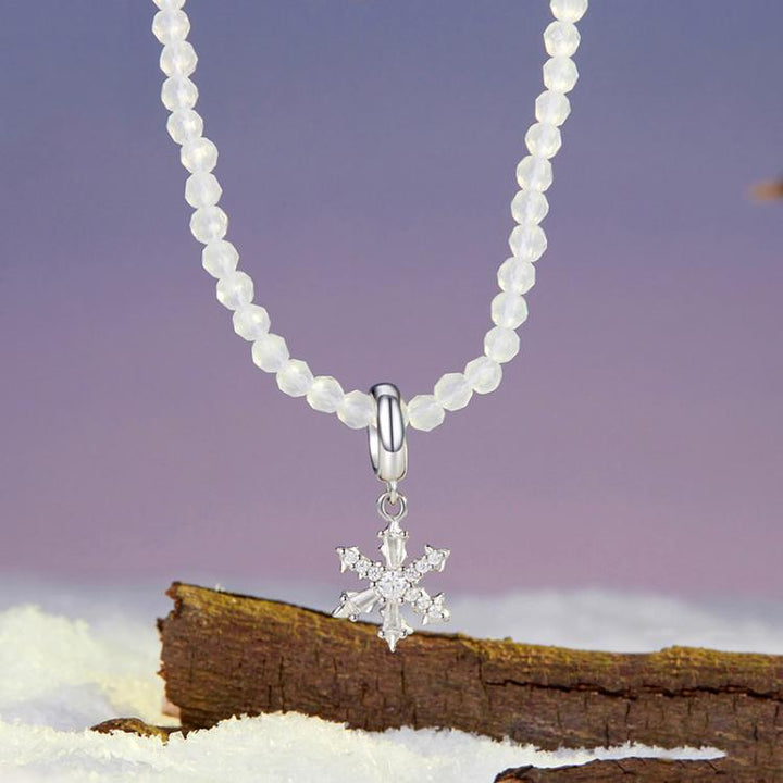 S925 Sterling Silver Platinum-Plated Romantic Winter Snowflake Necklace