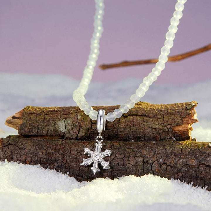 S925 Sterling Silver Platinum-Plated Romantic Winter Snowflake Necklace