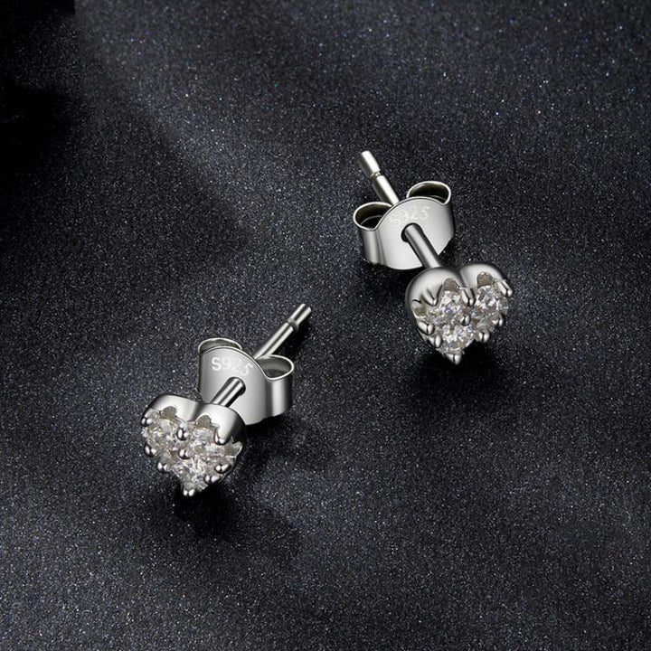 S925 Sterling Silver Heart Shining Moissanite Earrings