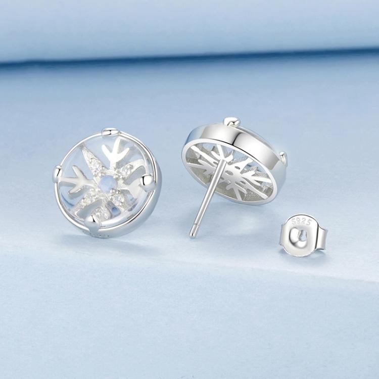 S925 Sterling Silver Platinum-plated Christmas Crystal Ball Snowflake Earrings