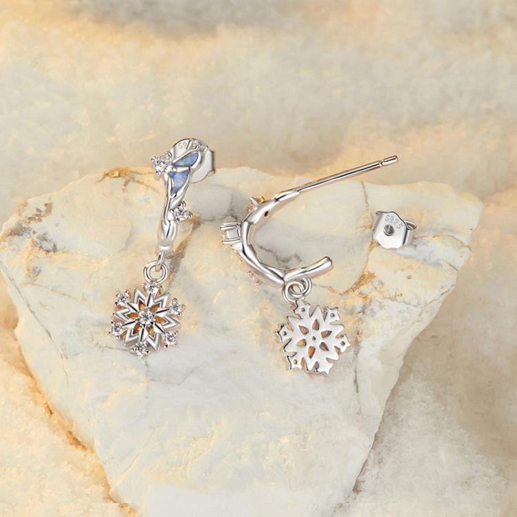 S925 Sterling Silver Platinum-Plated Shining Snowflake Zircon Earrings